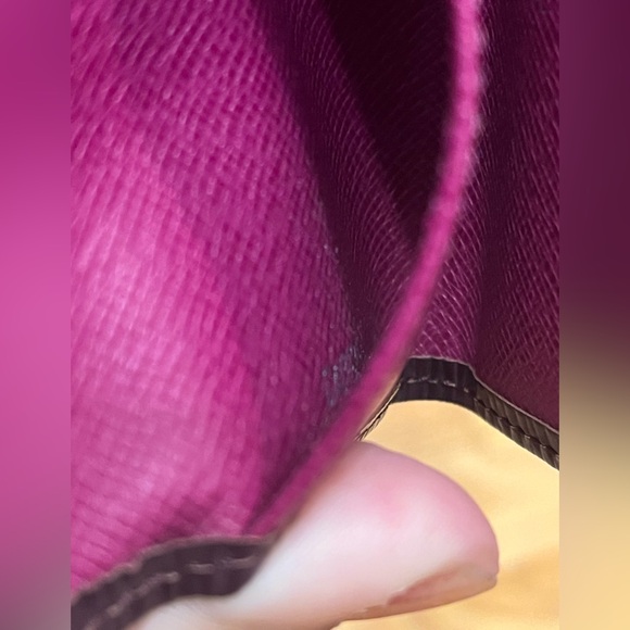 Louis Vuitton 4 Key Holder - Picture 9 of 10